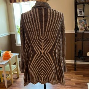 Style &co size medium gray open front cardigan w/ gray and white design on back